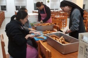 바자회를 하였습니다~