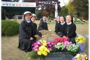 창설 신부님과 함께 모두!